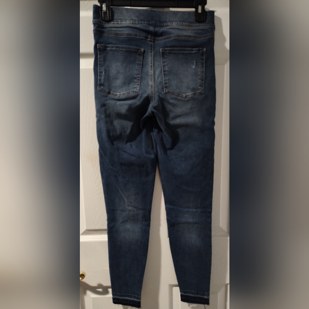 Spanx- By Sara Blakely View 3